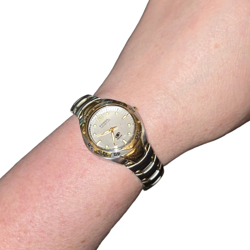 Fossil Blue Watch Womens 2 Tone Silver Gold AM-3429 Water Resistant 100M Diving